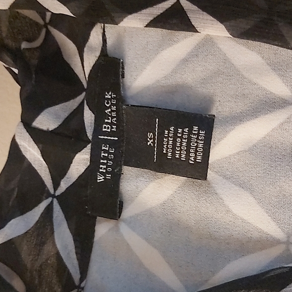 Woman's Whitehouse black market dress shirt - Picture 2 of 6